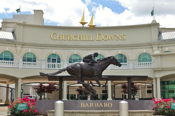 Kentucky Derby Airport Car & Limo Service | Book a Chauffeur Limo